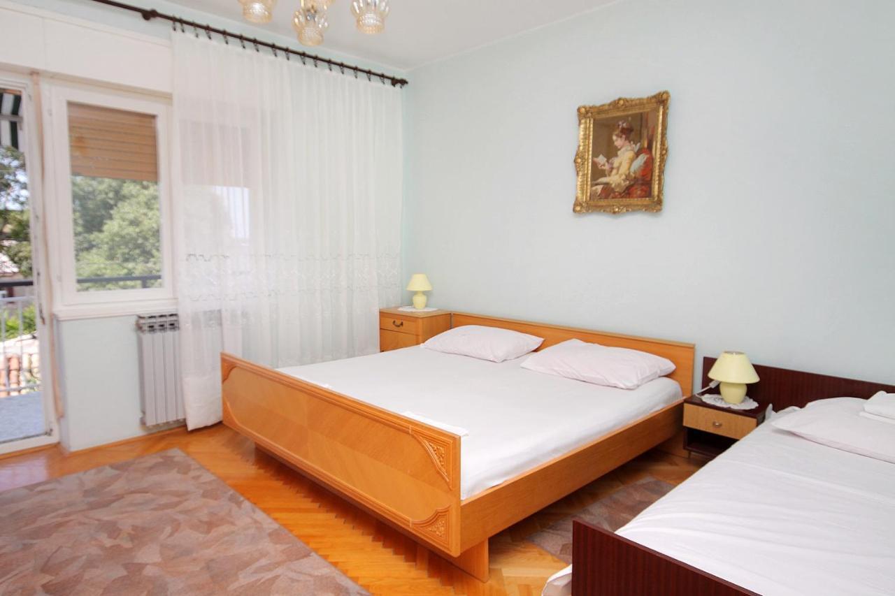 Apartments With A Parking Space Senj - 5572 エクステリア 写真